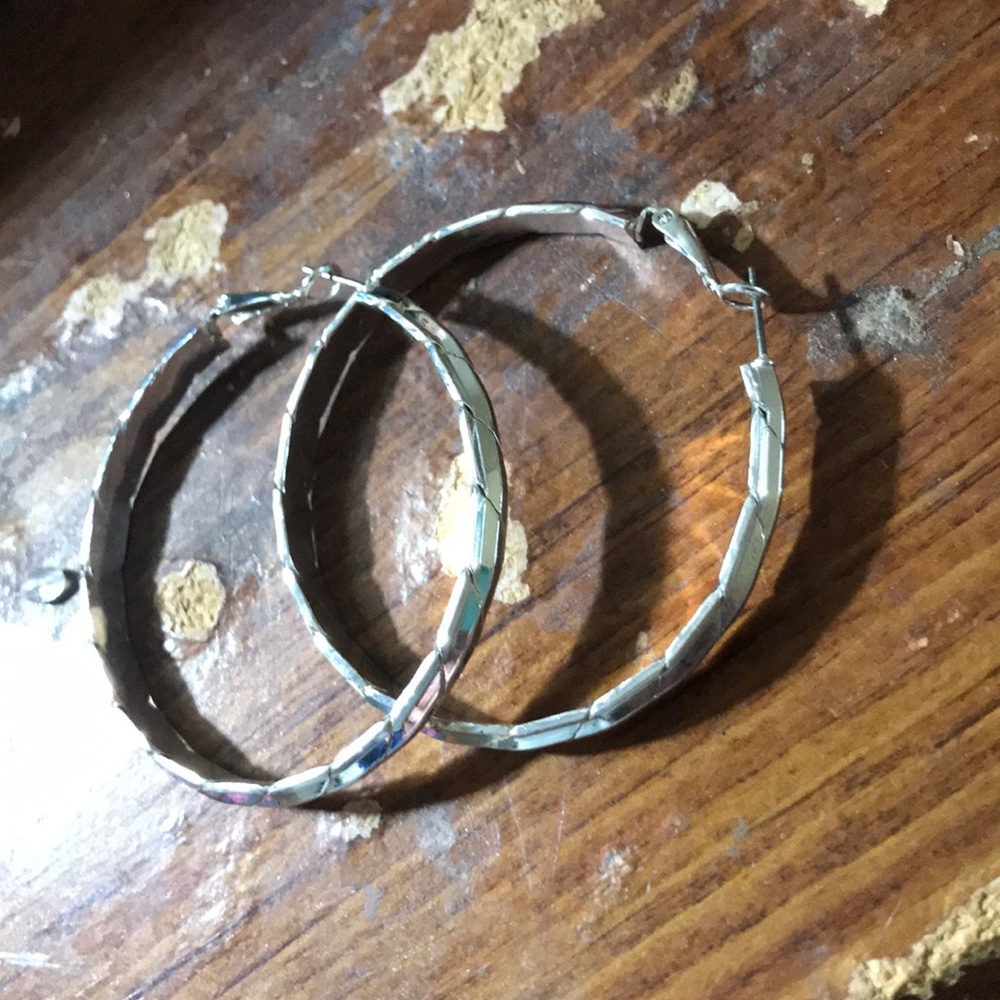 Detailed hoop earrings